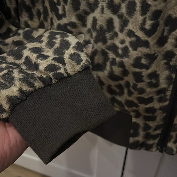 🐆Equipment Femme Women's 100% Silk Leopard Animal Print Bomber Jacket - Picture 11 of 11